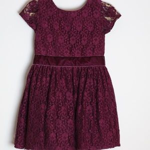 Carter’s toddler girl’s lace dress
